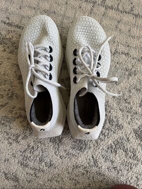 allbirds women’s Runners -White with Black Eyelets